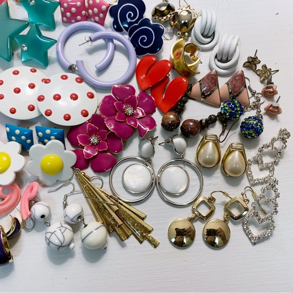 Vintage Pierced Earring Lot - 40 pairs - Picture 5 of 7